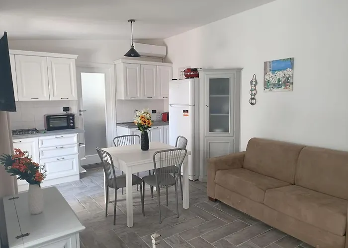 بيت للعطل Casa Vacanze Con Piscina لوكري