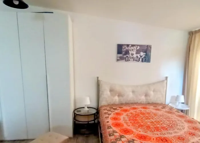 Casa Vacanze Con Piscina لوكري