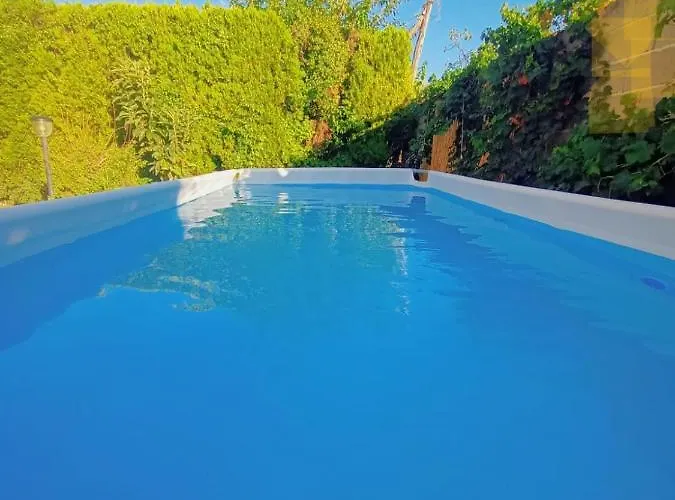 Casa Vacanze Con Piscina * لوكري