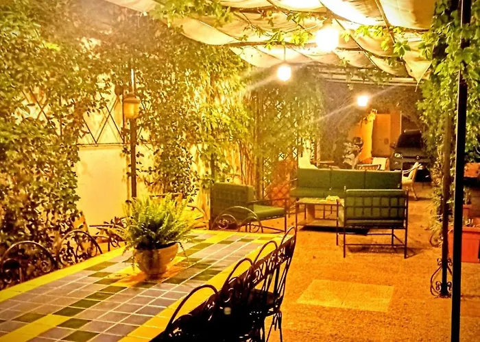 Casa Vacanze Con Piscina بيت للعطل لوكري